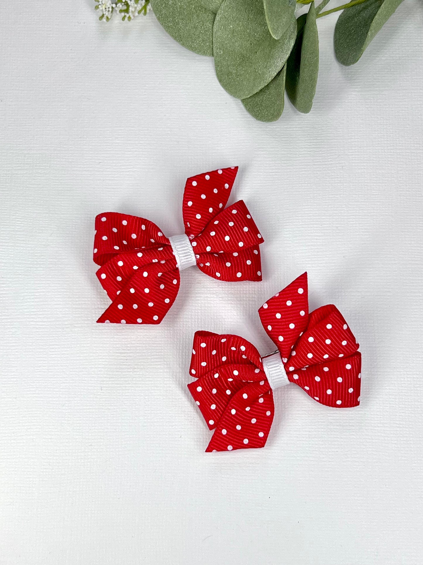 ๐พ Tiny bows, big personality! ๐ Perfect for adding a playful and stylish touch to your furry friendโs look. ๐ #PetStyle #FabulousBowsForPets