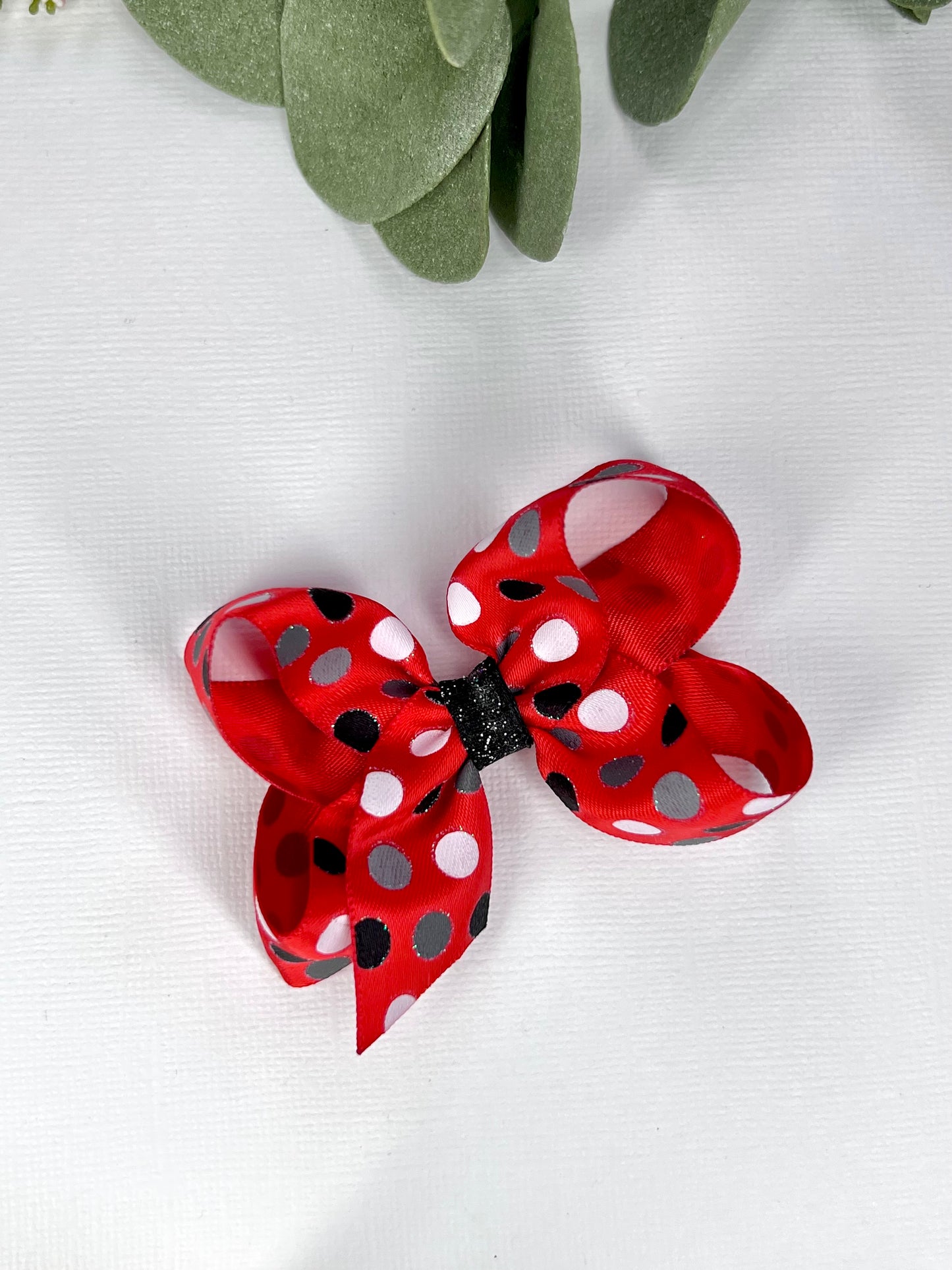 ๐พ Tiny bows, big personality! ๐ Perfect for adding a playful and stylish touch to your furry friendโs look. ๐ #PetStyle #FabulousBowsForPets