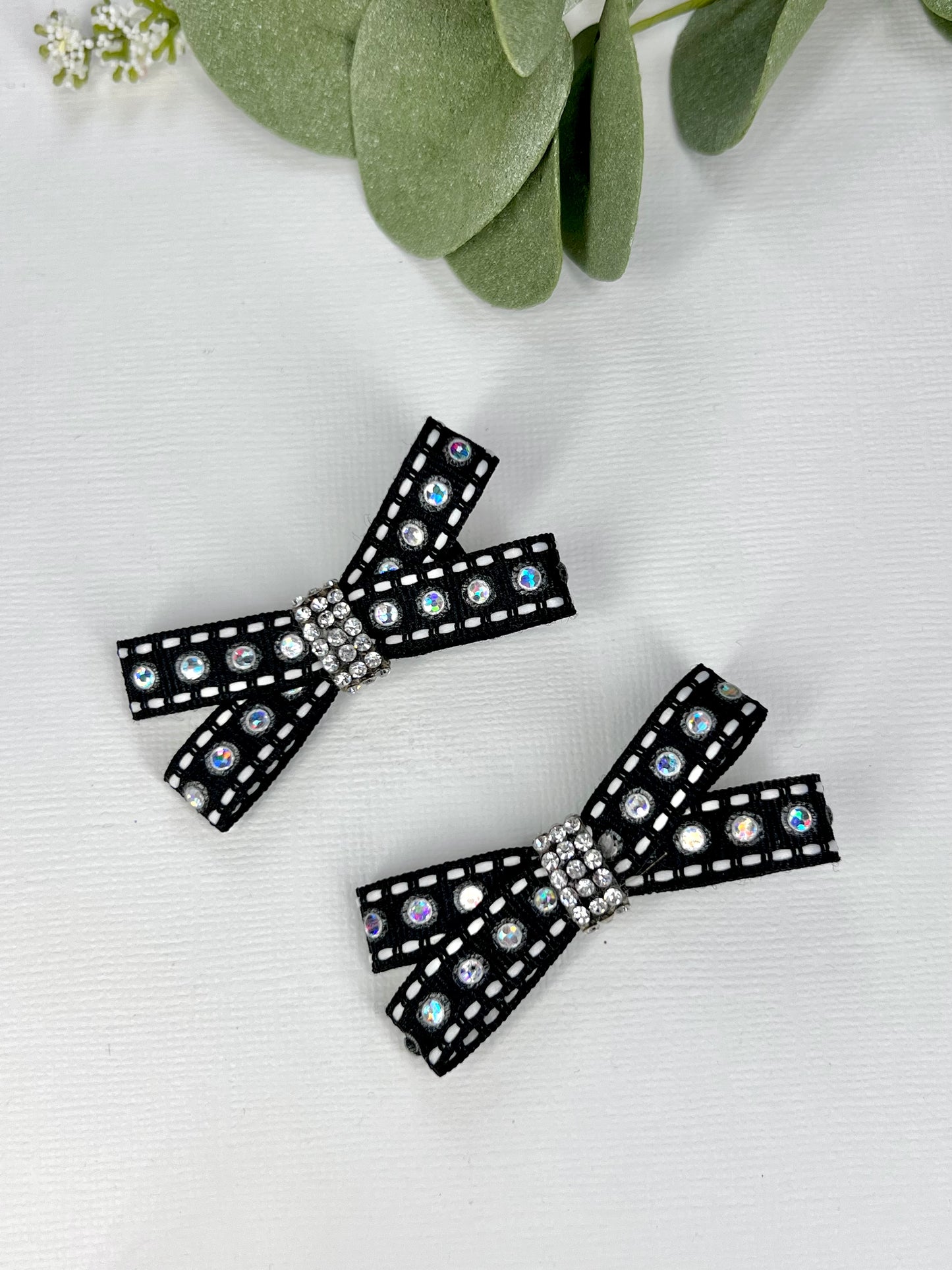 ๐พ Tiny bows, big personality! ๐ Perfect for adding a playful and stylish touch to your furry friendโs look. ๐ #PetStyle #FabulousBowsForPets