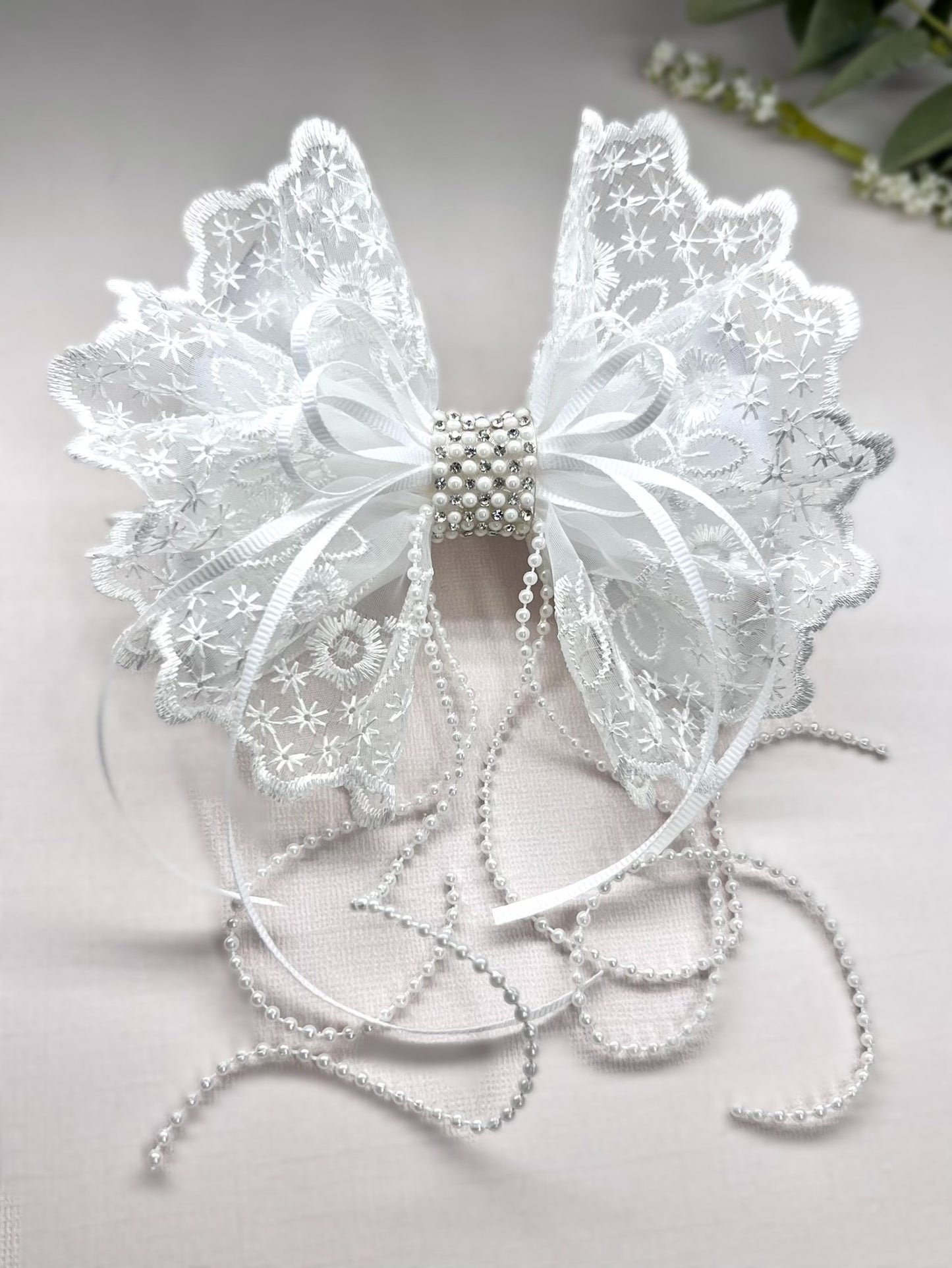 Delicate Lace and Pearl Hair Clips Bow – Perfect for Flower Girls and Special Occasions - Wedding Hair Bow Accessories