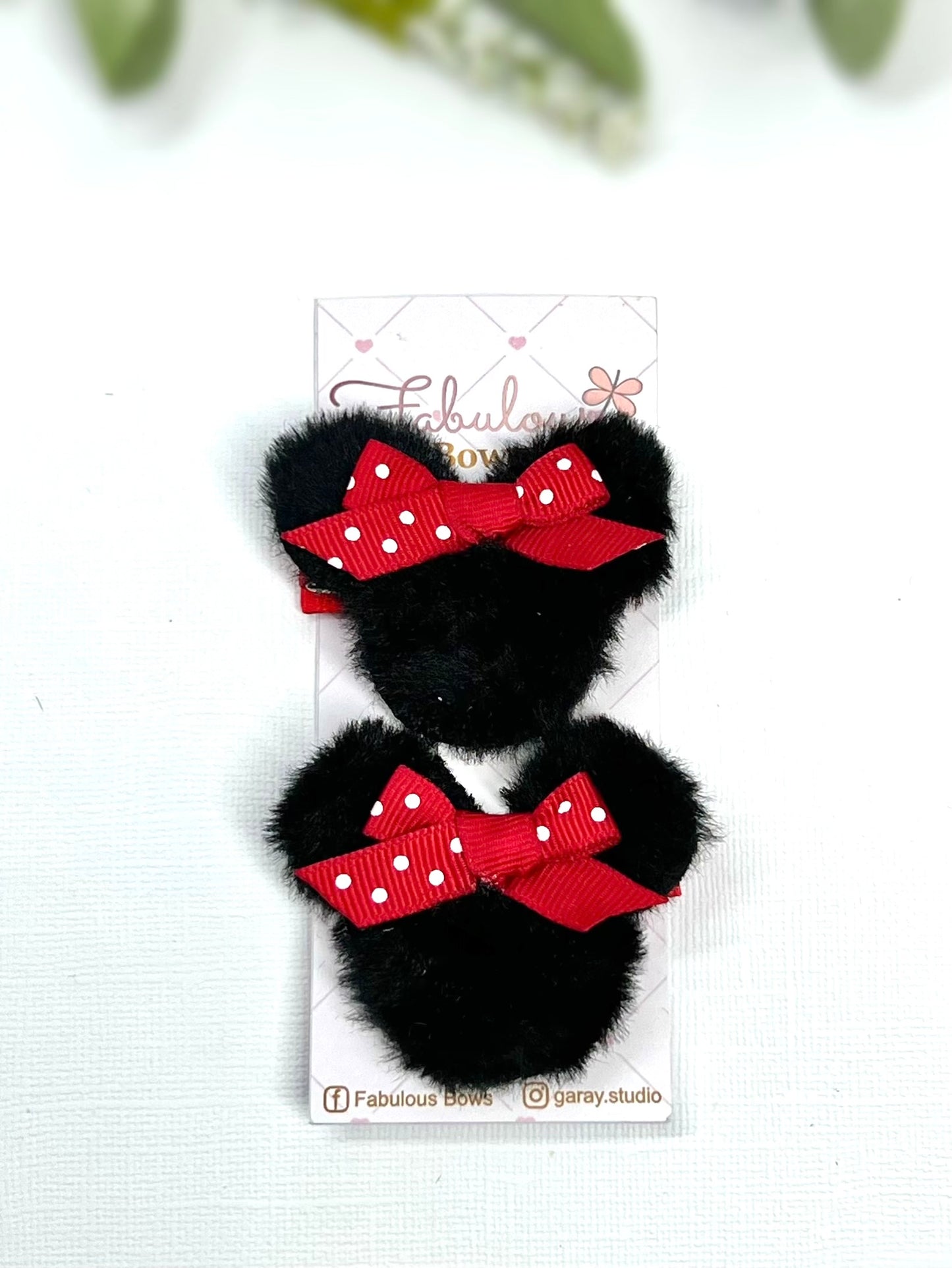 Add a touch of fun and charm to your little one’s look with our adorable hair clips! 🖤🎀 Perfect for playful days and special moments alike!