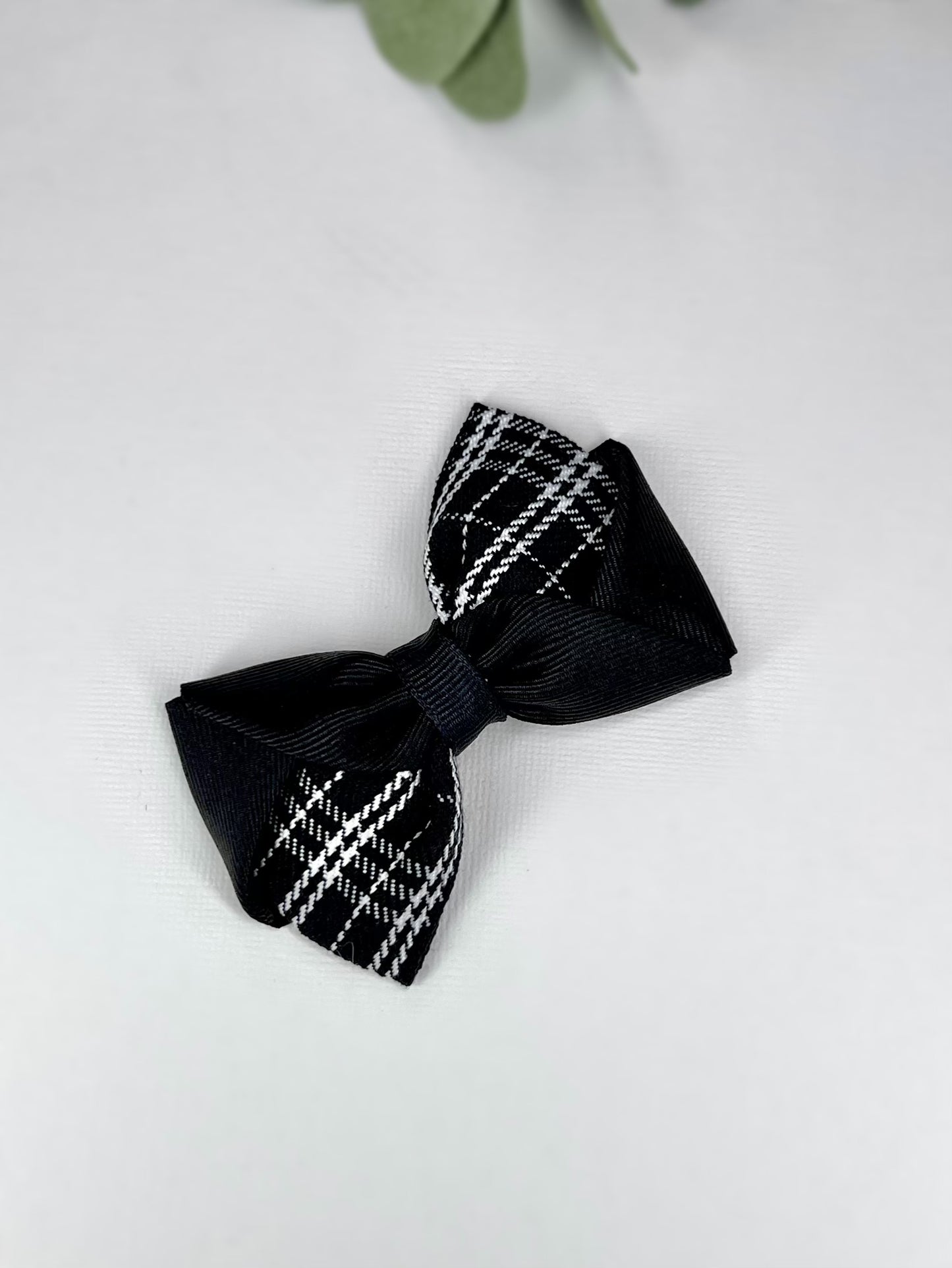 ✨ Cozy up your style this winter with our elegant plaid bow collection ❄️ Perfect for adding a festive touch to any outfit! #fabulousuniquecreations #WinterCollection #HandmadeBows