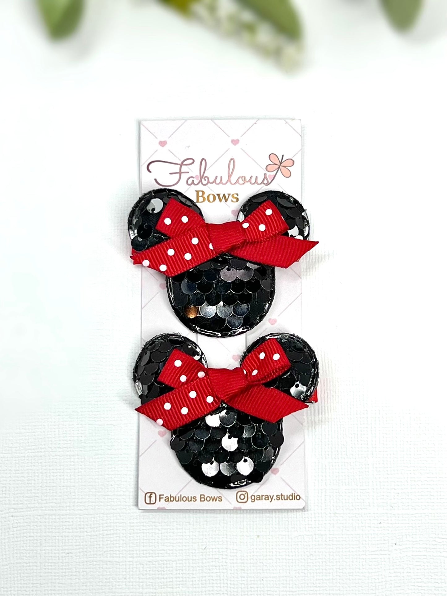 Add a touch of fun and charm to your little one’s look with our adorable hair clips! 🖤🎀 Perfect for playful days and special moments alike!