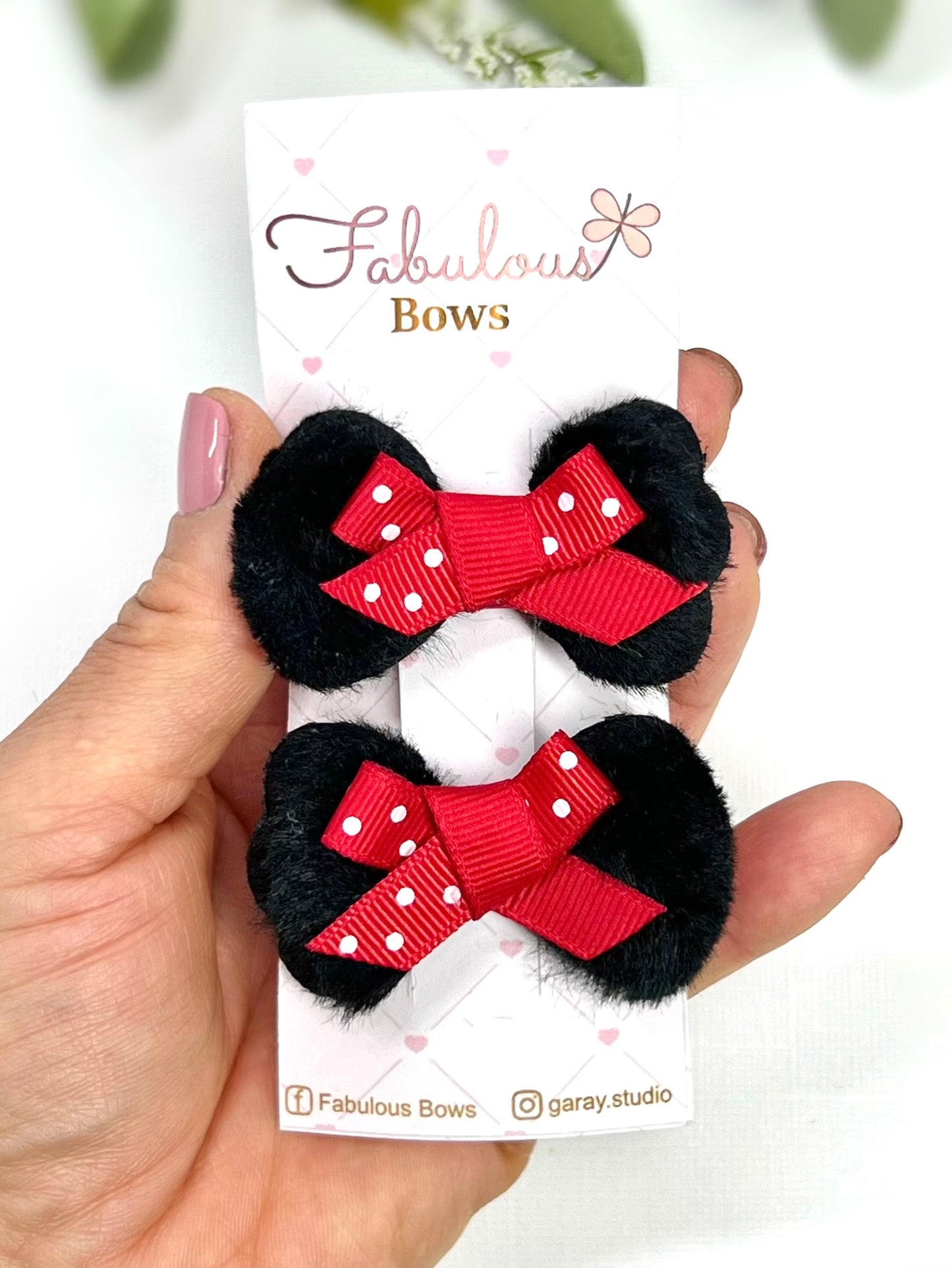 Add a touch of fun and charm to your little one’s look with our adorable hair clips! 🖤🎀 Perfect for playful days and special moments alike!