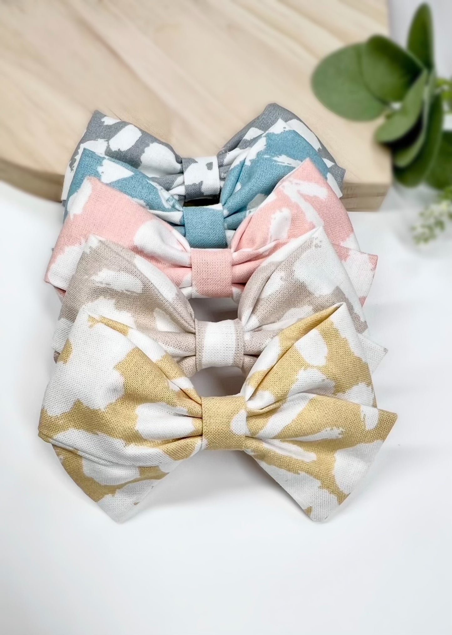 Style meets sustainability! 🌿 These organic cotton hair bows are the perfect blend of elegance and comfort. Available in 5 chic colors, they’re ideal for any occasion.